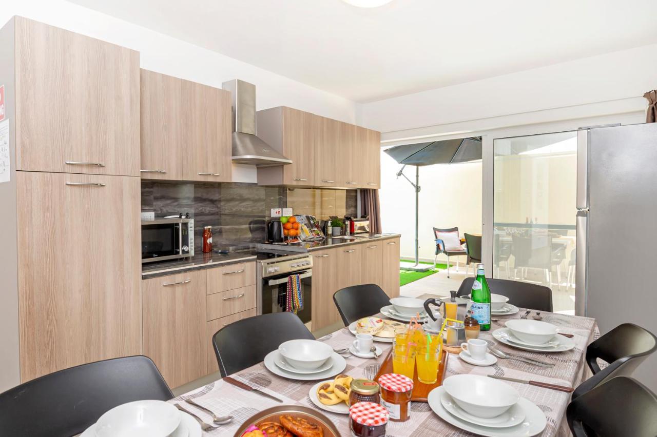 Summer Breeze 3 Bedroom Family Maisonette With Sunny Terrace In Mellieha - By Getawaysmalta Exterior photo