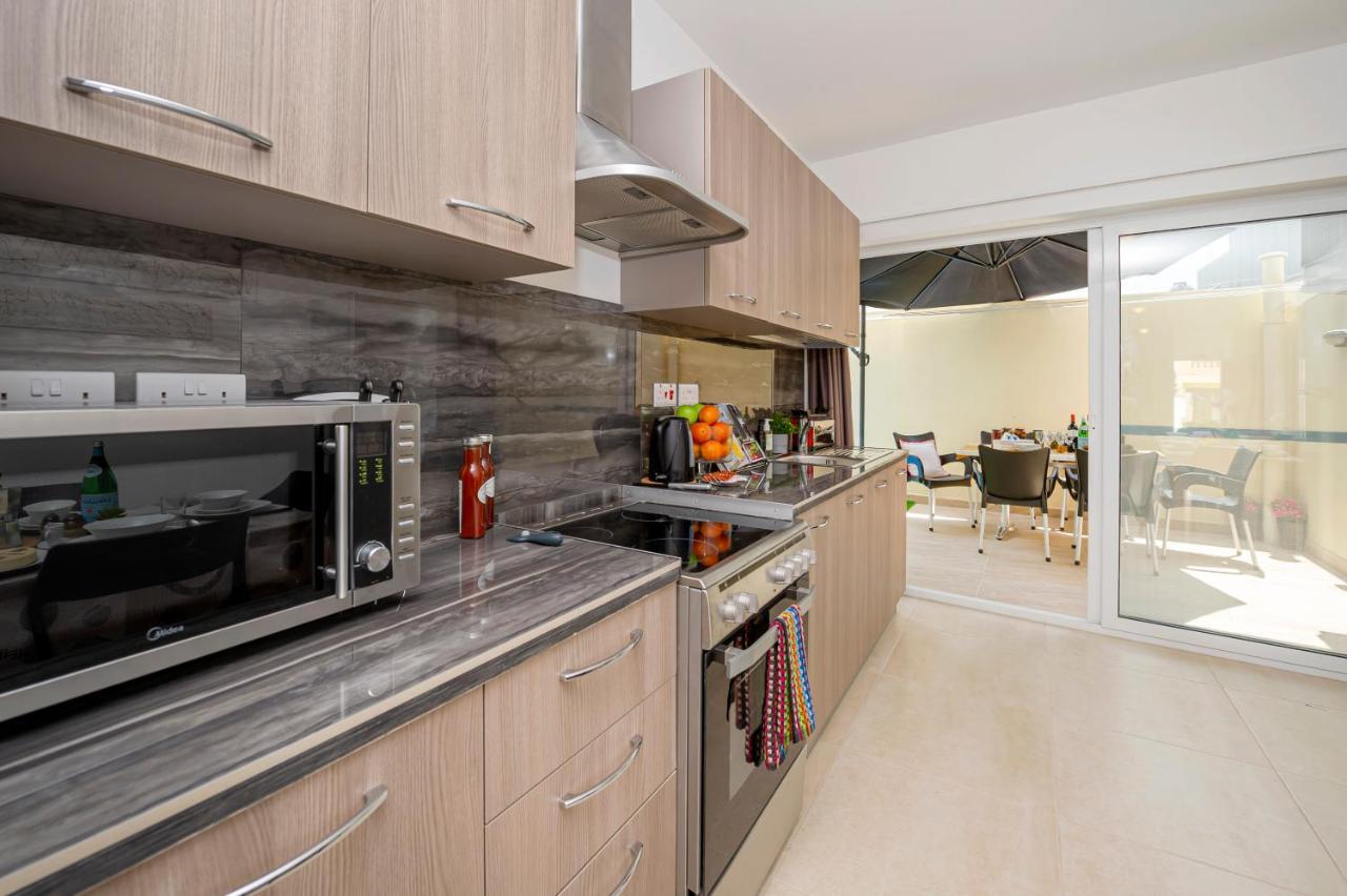 Summer Breeze 3 Bedroom Family Maisonette With Sunny Terrace In Mellieha - By Getawaysmalta Exterior photo